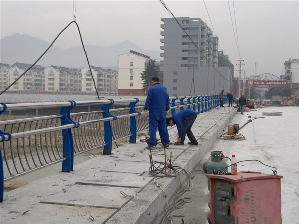 汕头不锈钢复合管护栏常见问题及解决方案